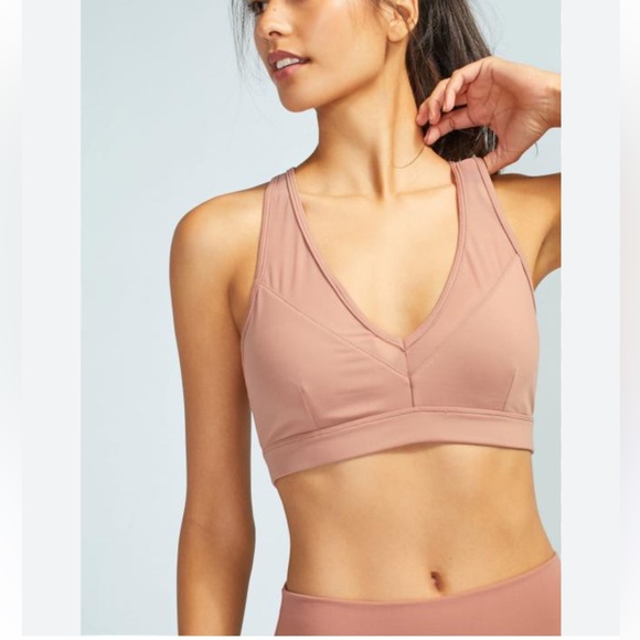 ALO Yoga Other - Alo Yoga Entice Sports Bra